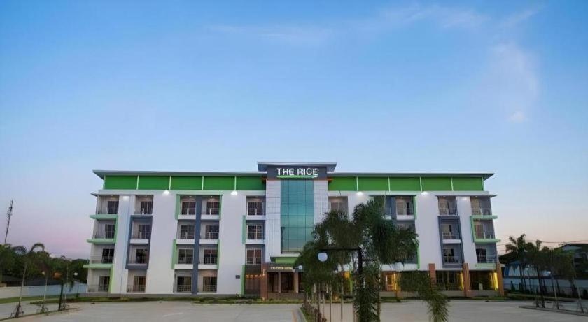 The Rice Hotel Roi Et Zewnętrze zdjęcie
