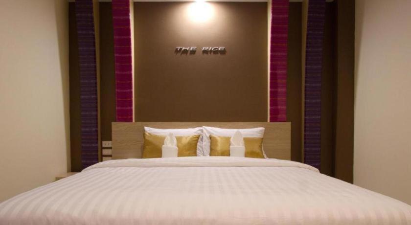 The Rice Hotel Roi Et Zewnętrze zdjęcie