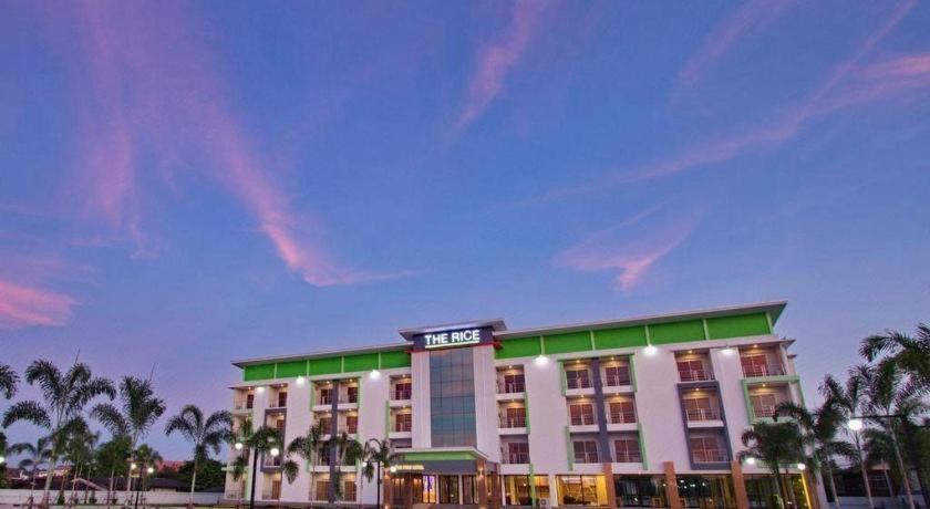 The Rice Hotel Roi Et Zewnętrze zdjęcie
